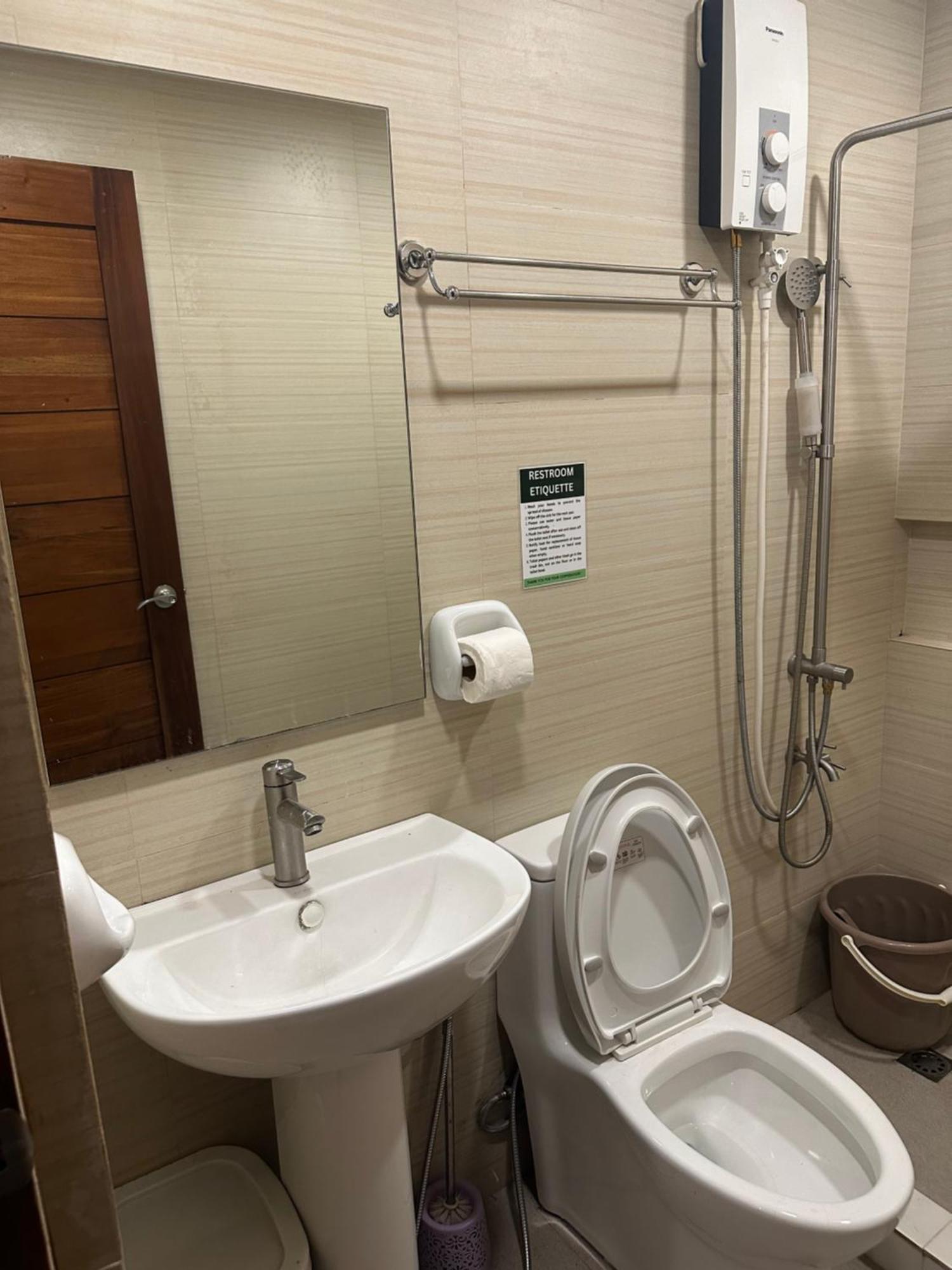 Zj Hometel كورون المظهر الخارجي الصورة